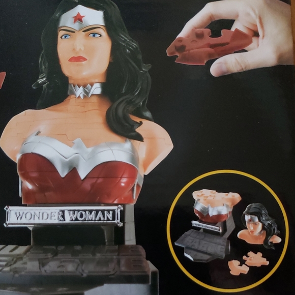 Justice League Wonder Woman 3D Puzzle - Picture 3 of 5